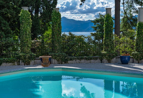 Camilla Villa: Blu, Piscina, Shade, Eco Hotel, Landscaping, Ricorrere, Sempreverde, Tropici, Resort Citta '