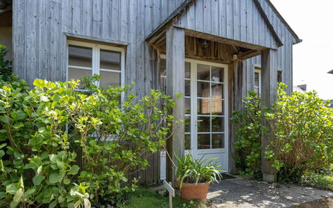 Cancale 615: Legna, Arbusto, Villetta, Porta, Casa, Casa, Raccordo, Vaso Di Fiori, Giardino