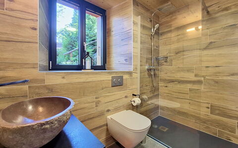 Nendaz 288: Pavimentazione, Idraulico Fixture, Bagno, Interior Design, Legna, Pavimento, Lavello, Lavandino Del Bagno, Rubinetto, Idraulico