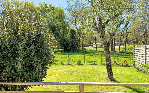 Maison Caradec: Arbusto, Giardino, Villetta, Shade, Landscaping, Cortile, Backyard, Villa, Agriturismo, Pianta Della Casa