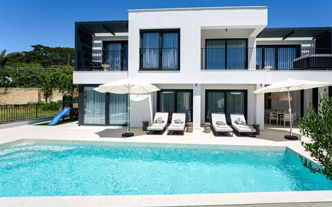 Loparia: Piscina, Ricorrere, Tempo Libero, Mobili Da Esterno, Eco Hotel, Villa, Hotel, Lettino, Vacanza, Tropici