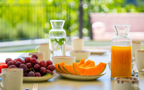 Loparia: Cibo, Tavola, Frutta, Ingrediente, Serveware, Produrre, Bicchieri, Tavolo