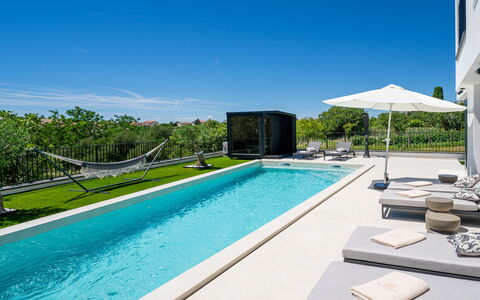 Loparia: Piscina, Acqua, Ricorrere, Mobili Da Esterno, Tempo Libero, Materiale Composito, Eco Hotel, Shade, Landscaping, Giochi D'Acqua
