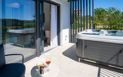 Loparia: Materiale Composito, Piscina, Idraulico Fixture, Ricorrere, Vasca Da Bagno, Hotel, Vasca Idromassaggio, Eco Hotel, Villa