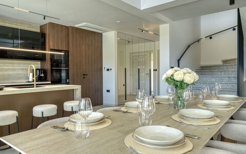 Loparia: Interior Design, Mobilia, Pavimentazione, Pavimento, Soffitto, Legna, Cucina & Sala Da Pranzo Tavolo, Sala Da Pranzo, Lampada, Sedia