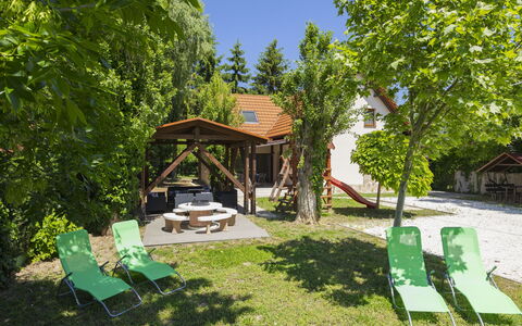 Petka: Mobilia, Villetta, Shade, Mobili Da Esterno, Tavolo Esterno, Giardino, Backyard, Prato, Tempo Libero, Cortile