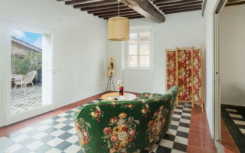 Sabine'S Apartment: Arbusto, Giardino, Villetta, Shade, Landscaping, Cortile, Backyard, Villa, Agriturismo, Pianta Della Casa