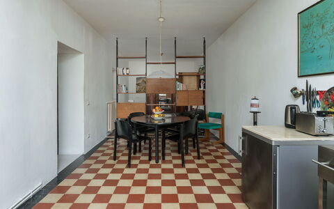 Sabine'S Apartment: Arbusto, Giardino, Villetta, Shade, Landscaping, Cortile, Backyard, Villa, Agriturismo, Pianta Della Casa