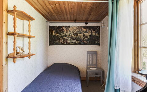 Piggsmåla: Camera Da Letto, Legna, Pavimento, Letto, Pavimentazione, Interior Design, Mobilia, Lenzuolo, Bedding, Camera