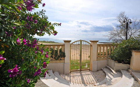 Appartamento Calanca, Marina di Mancaversa: Mare, Oceano, Giardino, Shade, Costa, Landscaping, Balcone, Passerella, Vaso Di Fiori, Pianta Della Casa