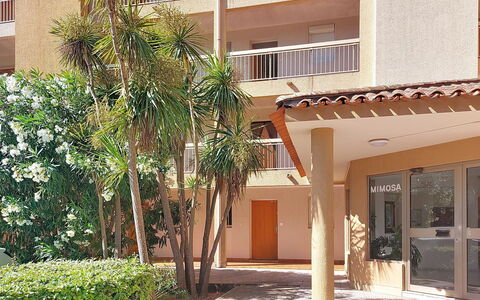 Mimosa: Zona Residenziale, Appartamento, Casa, Condominio, Shade, Balcone, Hacienda, Estate, Portico