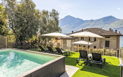 Domaso 703: Piscina, Ricorrere, Casa, Catena Montuosa, Eco Hotel, Terme, Estate, Valle, Villa, Mobili Da Esterno