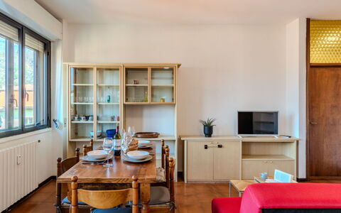 Como Lake Blu & Green: Mobilia, Interior Design, Pavimentazione, Legna, Soffitto, Pavimento, Camera, Tavolo, Sala Da Pranzo, Cucina & Sala Da Pranzo Tavolo