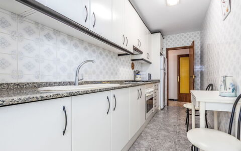 Tomas de Victoria: Pavimentazione, Pavimento, Appartamento, Camera, Piastrella, Controsoffitto, Cabinetry