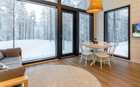 Soutaja Lodge: Legna, Casa, Soffitto, Inverno, Latifoglie, Bicchiere, Pavimento In Legno, Lampada, Illuminazione Diurna, Log Cabin