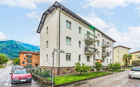 Livia: Costruzione, Finestra, Zona Residenziale, Quartiere, Architettura, Cittadina, Appartamento, Urban Design, Insediamento Umano, Balcone