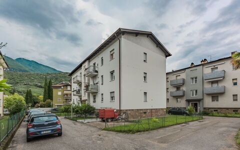 Livia: Costruzione, Finestra, Zona Residenziale, Quartiere, Architettura, Casa, Casa, Insediamento Umano, Appartamento, Sobborgo