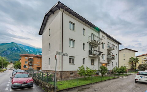 Livia: Costruzione, Finestra, Zona Residenziale, Architettura, Quartiere, Facciata, Cittadina, Casa, Casa, Appartamento