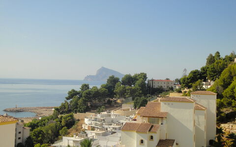 Altea Dorada: Cielo, Costruzione, Acqua, Albero, Finestra, Arecales, Costiera E Morfologie Oceanic, Pianta, Casa, Urban Design