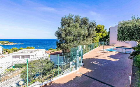 Salina: Shade, Appartamento, Balcone, Landscaping, Cortile, Mobili Da Esterno, Villa