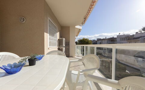 Costa Blanca Iii: Shade, Appartamento, Balcone, Landscaping, Cortile, Mobili Da Esterno, Villa