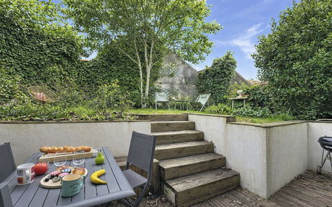 Le Saint Gilles: Zona Residenziale, Appartamento, Condominio, Ricorrere, Estate, Landscaping, Parco, Hotel, Villa, Resort Citta '