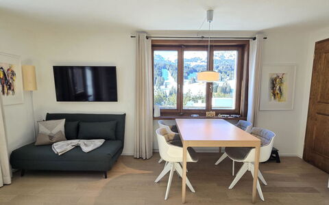 Tgiesa Alva: Mobilia, Interior Design, Pavimentazione, Pavimento, Legna, Tavolo, Camera, Soggiorno, Divano, Sedia
