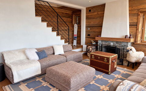 Chalet Shangri-La: Mobilia, Pavimentazione, Interior Design, Divano, Legna, Pavimento, Soggiorno, Camera, Casa, Appartamento
