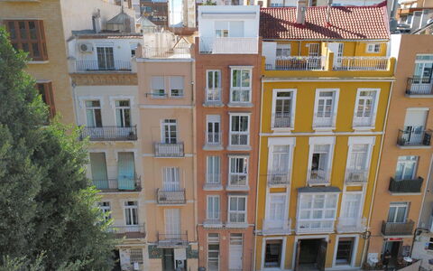 Cartagena 10: Appartamento, Architettura, Zona Residenziale, Condominio, Materiale Composito, Urban Design, Balcone, Uso Misto, Shade