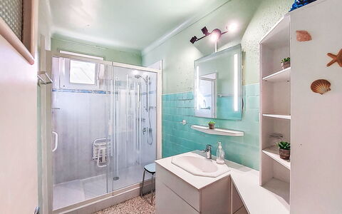Maison Millet: Pavimentazione, Interior Design, Idraulico Fixture, Pavimento, Bagno, Soffitto, Idraulico, Lavello, Appartamento, Rubinetto