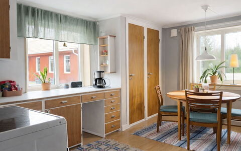 Hönetorpet: Mobilia, Interior Design, Pavimentazione, Cabinetry, Legna, Controsoffitto, Pavimento, Soffitto, Cucina, Camera