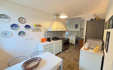 Villa Montepulciano Vineyard: Mobilia, Interior Design, Pavimentazione, Pavimento, Controsoffitto, Cucina, Soffitto, Legna, Apparecchio Major, Camera