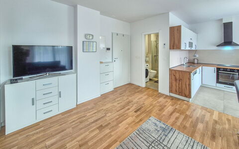 Marija: Interior Design, Pavimentazione, Pavimento, Camera, Appartamento, Soffitto, Pavimento In Legno, Latifoglie, Color Legno, Cabinetry