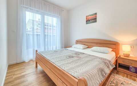 Marija: Letto, Camera Da Letto, Lenzuolo, Interior Design, Bedding, Legna, Pavimento, Pavimentazione, Camera, Biancheria