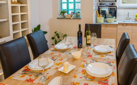 Holyday Home Midas: Mobilia, Interior Design, Tavola, Tavolo, Sedia, Sala Da Pranzo, Cucina & Sala Da Pranzo Tavolo, Pavimentazione, Illuminazione, Tovaglia