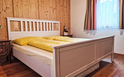 Loidl: Letto, Mobilia, Camera Da Letto, Bedding, Interior Design, Legna, Lenzuolo, Pavimentazione, Pavimento, Telaio Del Letto