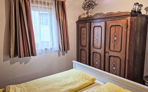 Loidl: Camera Da Letto, Interior Design, Legna, Letto, Mobilia, Lenzuolo, Bedding, Pavimento, Pavimentazione, Camera
