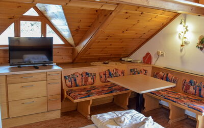 Katschberg 20 100.3: Mobilia, Soffitto, Color Legno, Ricorrere, Sedia, Latifoglie, Vernice, Loft, Soggiorno, Eco Hotel