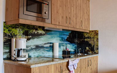 Katschberg 17 100.1: Controsoffitto, Cucina, Cabinetry, Dipingere, Color Legno, Arte Moderna, Cassetto