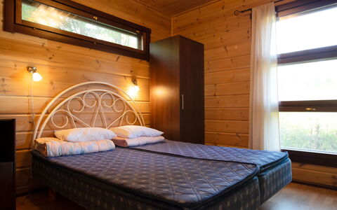 Tiirinniemi 27 a: Legna, Interior Design, Pavimentazione, Pavimento, Mobilia, Soffitto, Camera Da Letto, Camera, Letto, Telaio Del Letto