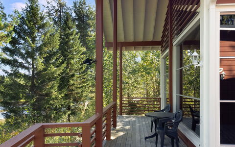 Tiirinniemi 27 a: Legna, Portico, Mobilia, Deck, Sedia, Latifoglie, Color Legno, Mobili Da Esterno, Shade, Balcone