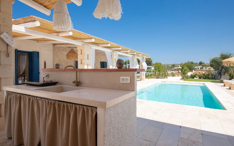 Trulli Valle D'Itria - Martina Franca: Mobilia, Piscina, Ricorrere, Shade, Sedia, Struttura Esterna, Mobili Da Esterno, Piastrella, Design, Villa