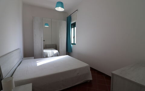 Giulia: Pavimentazione, Pavimento, Interior Design, Mobilia, Soffitto, Illuminazione, Camera, Appartamento, Camera Da Letto, Letto