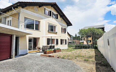 Chesa Giere: Costruzione, Parete, Finestra, Zona Residenziale, Casa, Casa, Facciata, Architettura, Quartiere, Cittadina