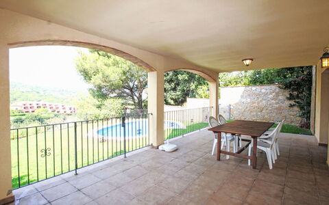 Cala Moreta: Shade, Piscina, Estate, Hacienda, Backyard, Landscaping, Cortile, Portico, Recinzione, Struttura Esterna