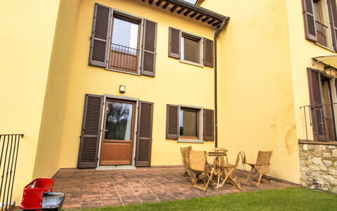 Casa Dell'Uva: Mobilia, Mobili Da Esterno, Sedia, Shade, Baldacchino, Tavolo Esterno, Struttura Esterna, Terrazza, Tenda, Cucina & Sala Da Pranzo Tavolo