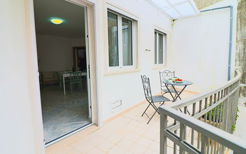 Casa Kalès Otranto – Holiday Home 4 Guests – Ac, W: Pavimentazione, Pavimento, Interior Design, Casa, Appartamento, Porta, Soffitto, Balcone, Color Legno, Porta A Casa