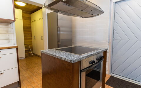 Saajomaja: Pavimentazione, Cucina, Apparecchio Major, Pavimento, Elettrodomestico Da Cucina, Legna, Interior Design, Soffitto, Controsoffitto, Illuminazione