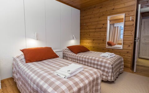Saajomaja: Interior Design, Pavimento, Mobilia, Pavimentazione, Legna, Camera Da Letto, Letto, Soffitto, Camera, Tessile