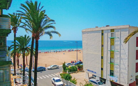 Turia Playa: Acqua, Cielo, Costruzione, Giorno, Proprietà, Pianta, Auto, Luce, Veicolo, Azzurro